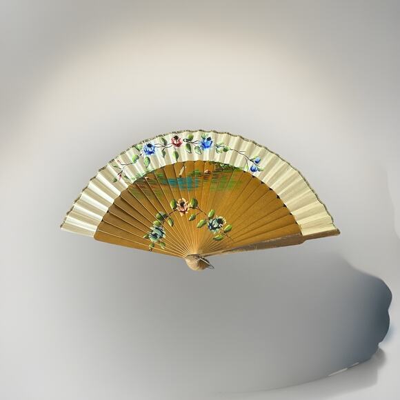 Beautiful Vintage Hand Painted Fan - Picture 1 of 3